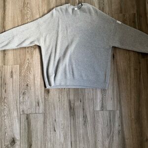 ALO Yoga Men's Light Gray Crewneck Sweater